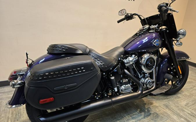 2026 Harley-Davidson® Heritage Classic Purple Abyss Black Cast Wheels FLHC