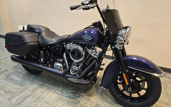 2026 Harley-Davidson® Heritage Classic Purple Abyss Black Cast Wheels FLHC