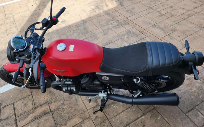 2023 Moto Guzzi V7 Stone