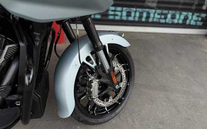 2025 Indian Motorcycle® Challenger® Dark Horse® 112 Frost Silver Smoke