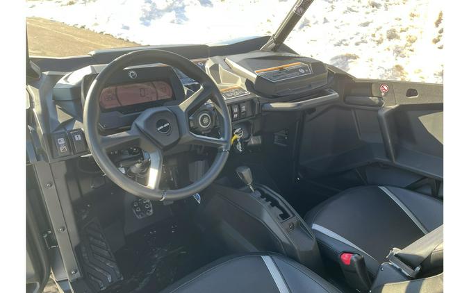 2026 Can-Am Commander XT 700