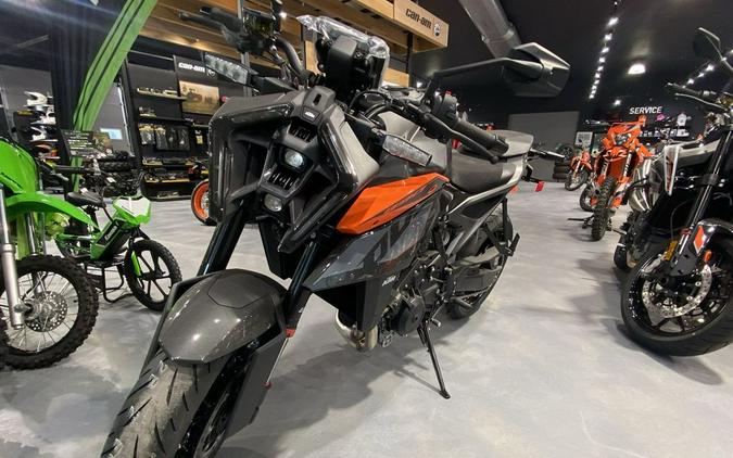 2024 KTM 990 Duke