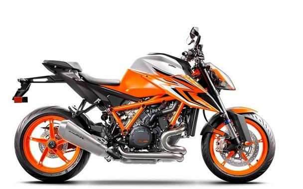 2022 KTM 1290 Super Duke R Evo Review [17 Track + Street Fast Facts]