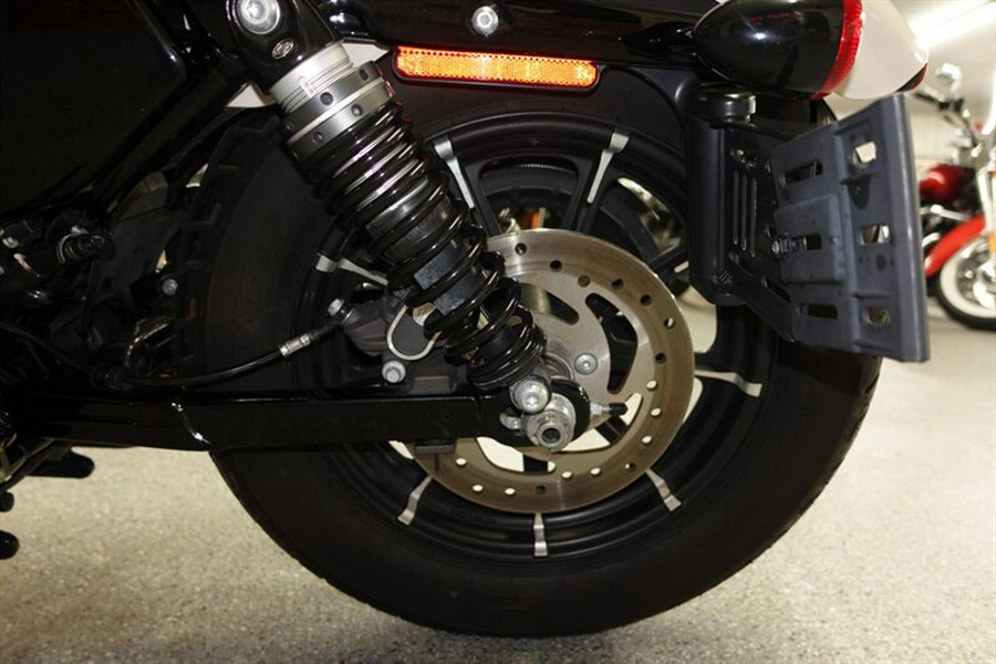 2022 Harley-Davidson Sportster 883 Iron