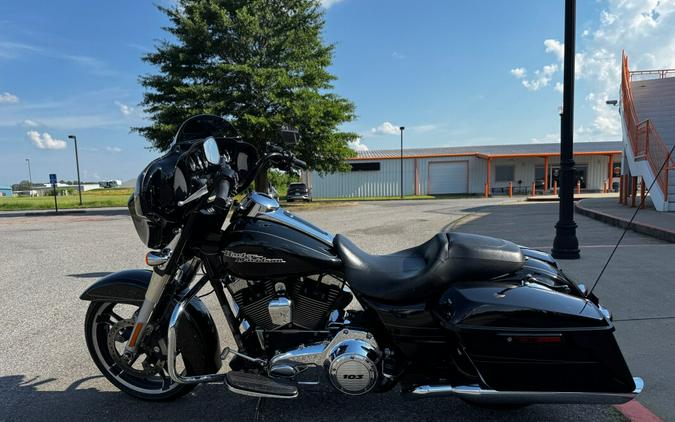 2016 Harley-Davidson Street Glide® Special Vivid Black