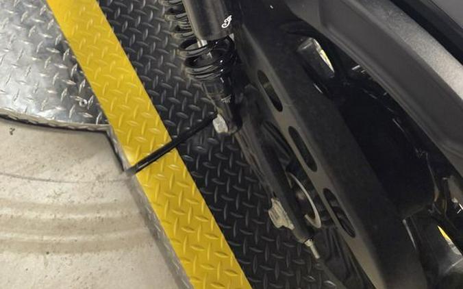 2024 Indian Motorcycle® SCOUT ROGUE ABS, BLACK METALLIC, 49ST