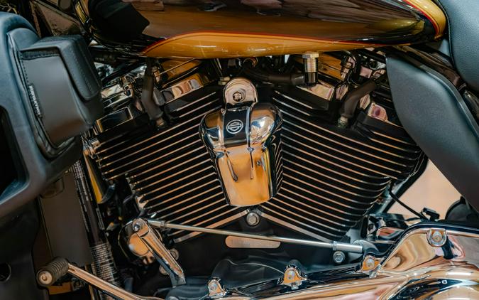 2017 Harley-Davidson Tri Glide Ultra FLHTCUTG