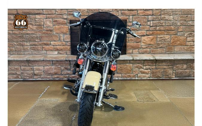 2014 Harley-Davidson® Heritage Softail® Classic SAND PRL/C BRWN W/ PINSTRIP