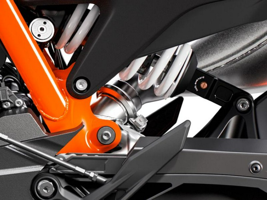 2023 KTM 890 Duke R