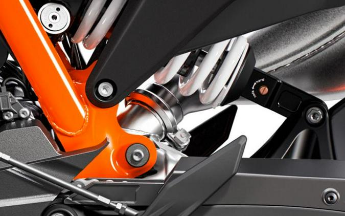 2023 KTM 890 Duke R