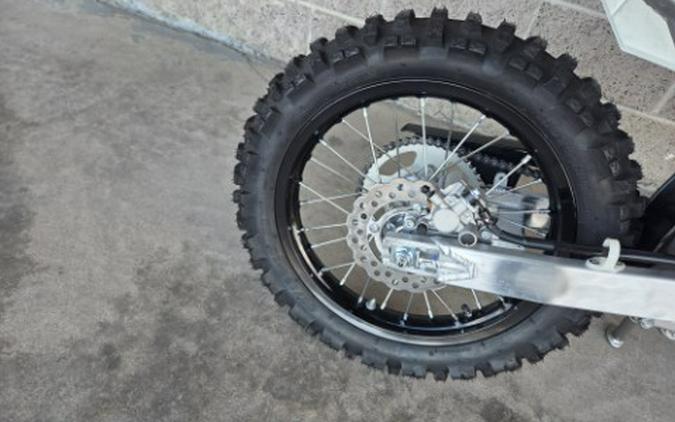 2027 Kawasaki KLX®140R L