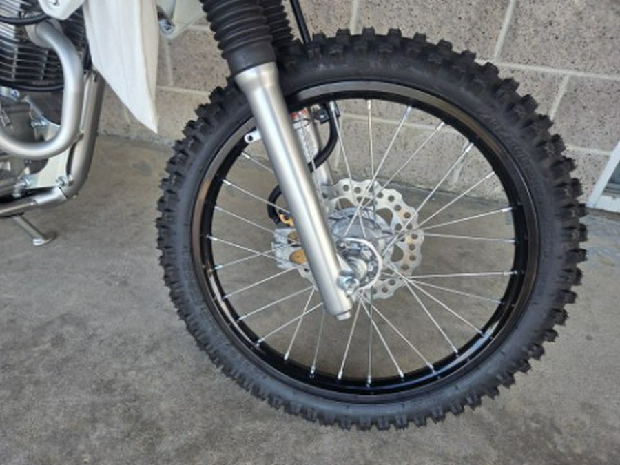 2027 Kawasaki KLX®140R L