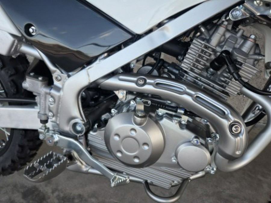2027 Kawasaki KLX®140R L