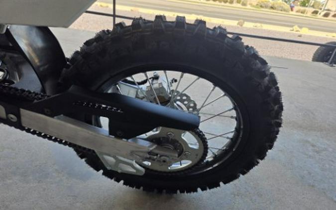 2027 Kawasaki KLX®140R L