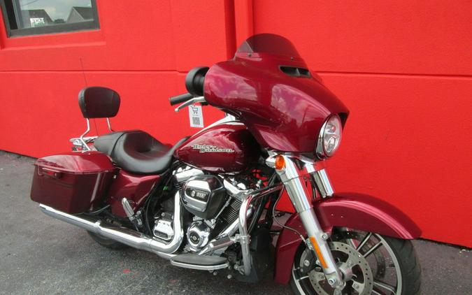 2017 Harley-Davidson® FLHX - Street Glide®