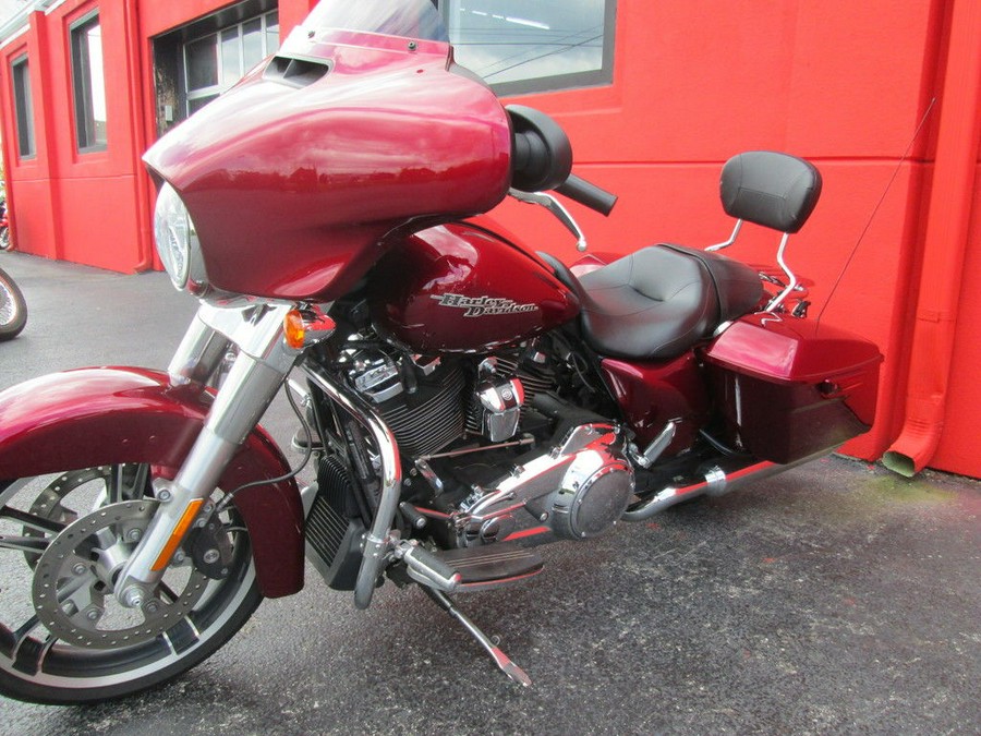 2017 Harley-Davidson® FLHX - Street Glide®