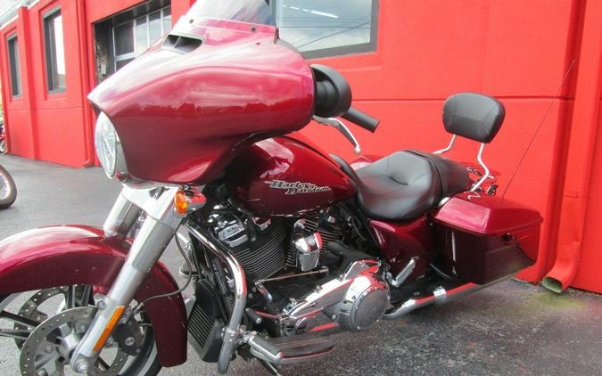 2017 Harley-Davidson® FLHX - Street Glide®