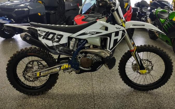 2021 TX 300i - Husqvarna Motorcycles
