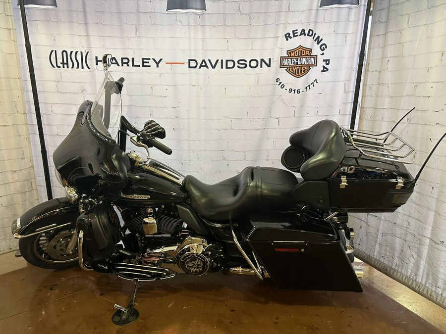 2011 Harley-Davidson Electra Glide Ultra Limited FLHTK Vivid Black