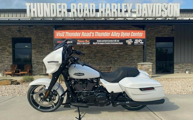 2024 Harley-Davidson Street Glide® White Onyx Pearl - Black Finish