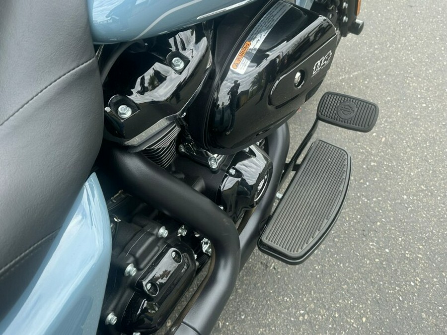 2024 Harley-Davidson® Road Glide® 3 Sharkskin Blue - Black Finish