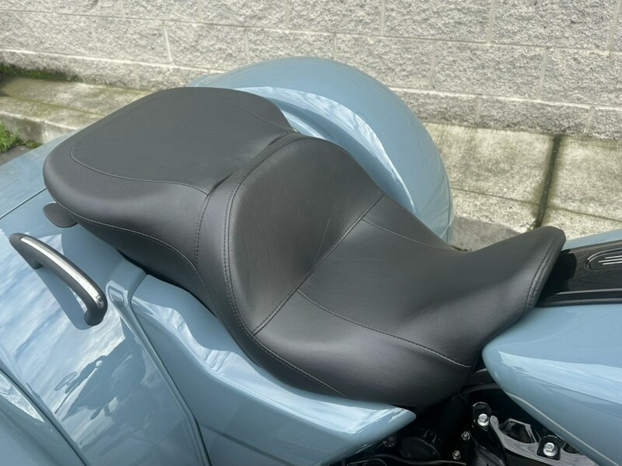 2024 Harley-Davidson® Road Glide® 3 Sharkskin Blue - Black Finish