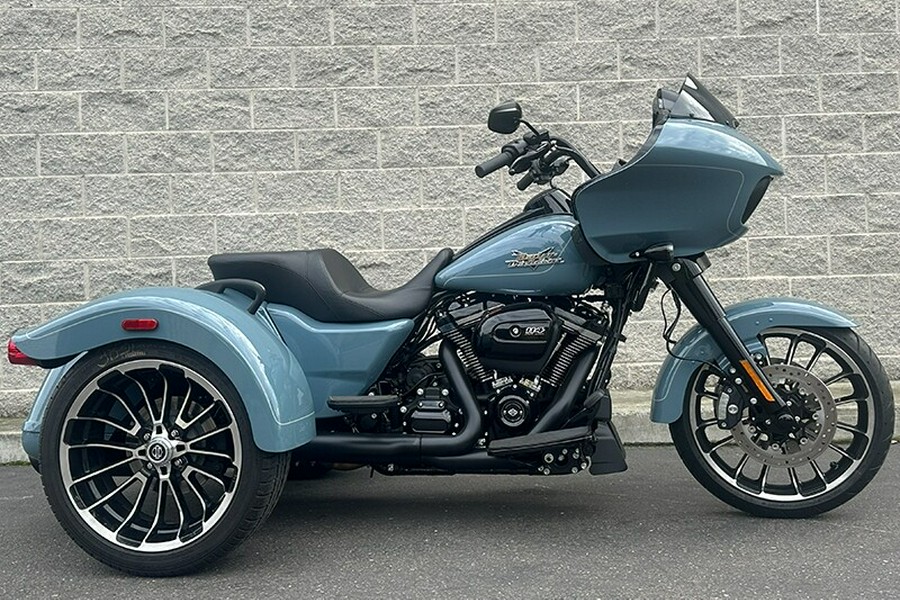 2024 Harley-Davidson® Road Glide® 3 Sharkskin Blue - Black Finish