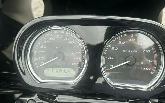 Harley-Davidson Road Glide 3 2024 FLTRT 84564434 SHARKSKIN W/ PINSTRIPE