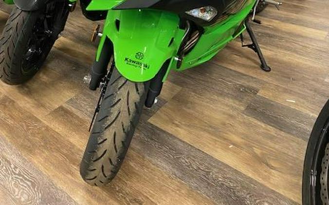 2023 Kawasaki Ninja® 400 SE