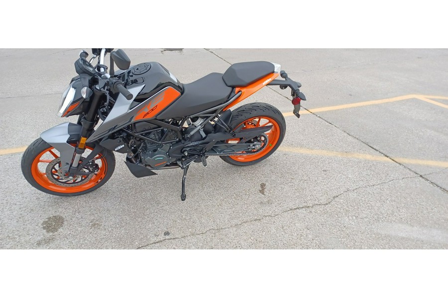 2023 KTM DUKE 200