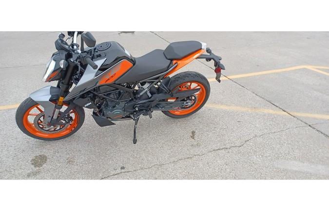 2023 KTM DUKE 200