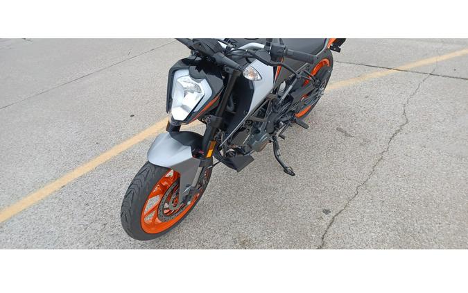 2023 KTM DUKE 200