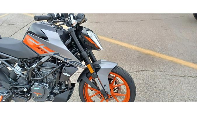 2023 KTM DUKE 200