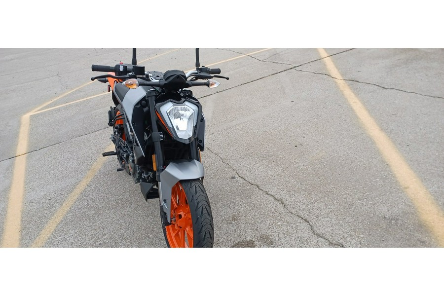 2023 KTM DUKE 200