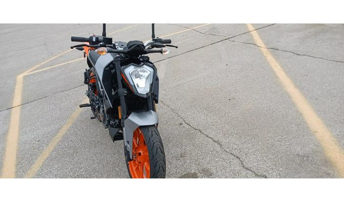 2023 KTM DUKE 200