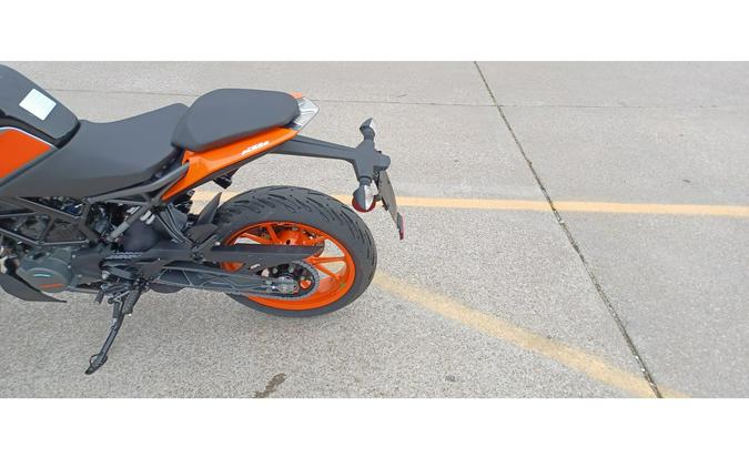 2023 KTM DUKE 200