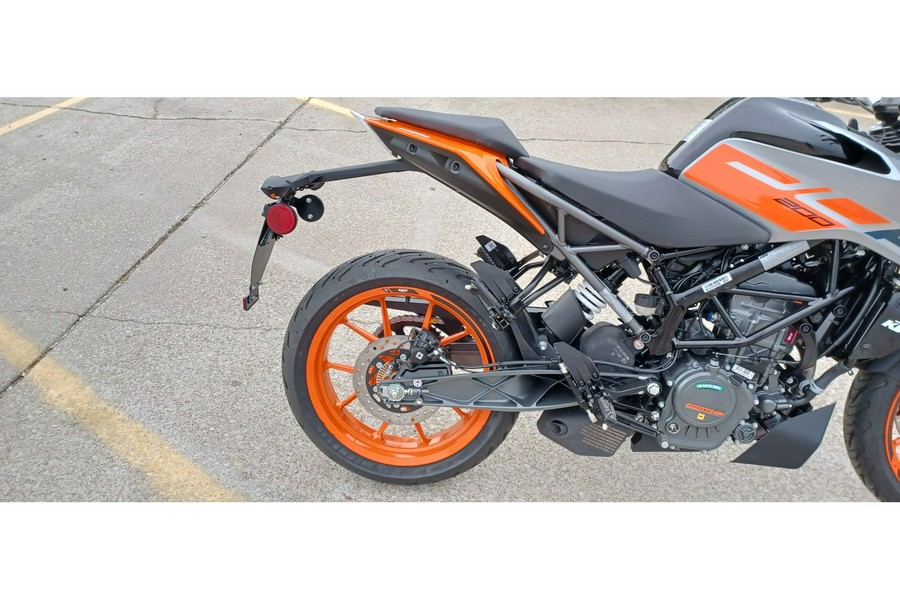 2023 KTM DUKE 200