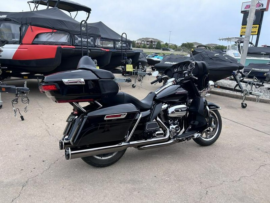 2018 Harley-Davidson® FLHTCU - Electra Glide® Ultra Classic®