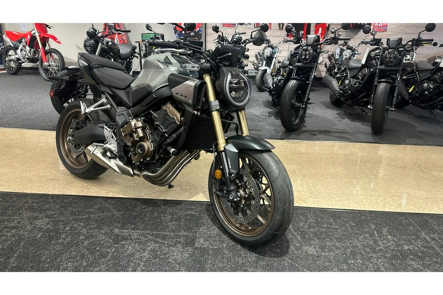 2025 CB650R E-Clutch - Honda