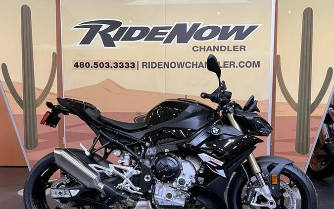 2026 BMW S 1000 R Blackstorm Metallic