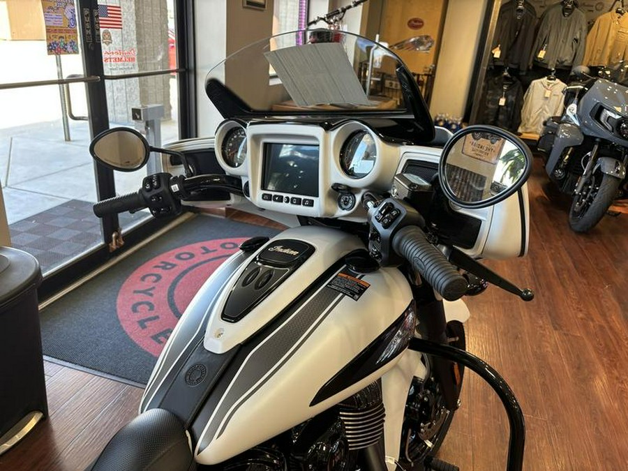 2024 Indian Motorcycle® Chieftain® Dark Horse® w/Powerband Audio Pkg Ghost White Metallic Smoke wit