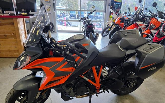 2023 KTM Super Duke 1290 GT