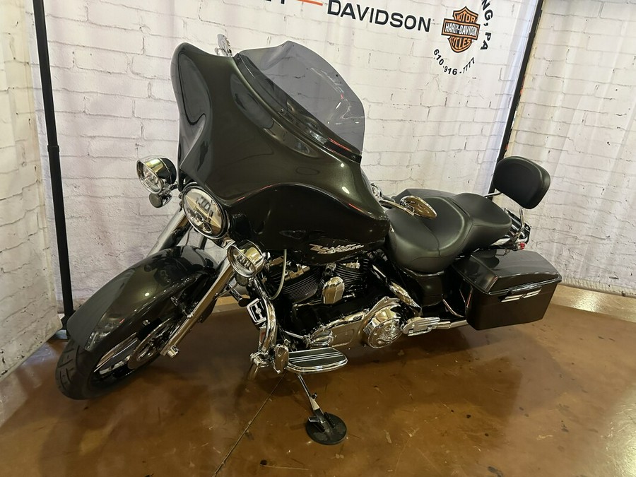 2007 Harley-Davidson Road King® Custom FLHRS Black Pearl