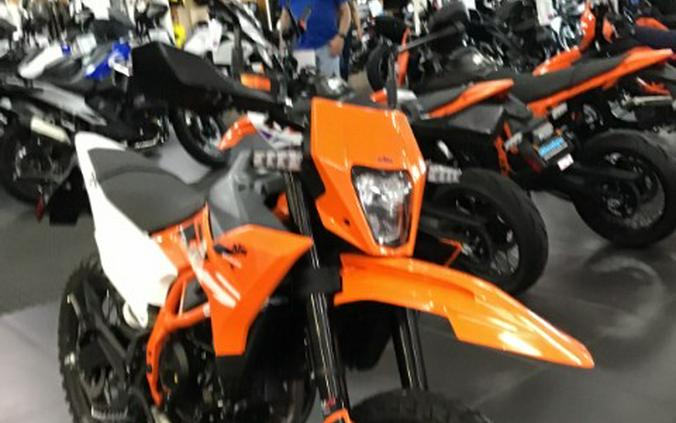 2026 KTM 390 Enduro R