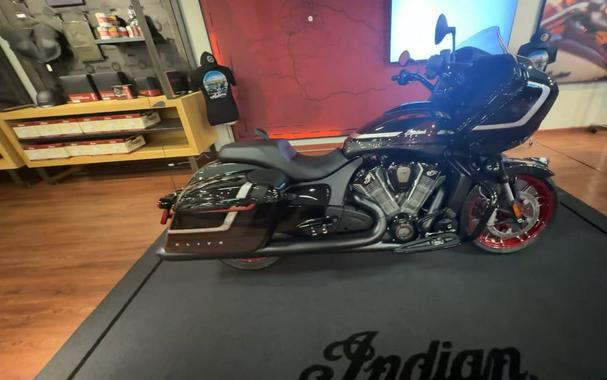 2024 Indian Motorcycle® Challenger® Elite Charcoal Candy/Black Candy