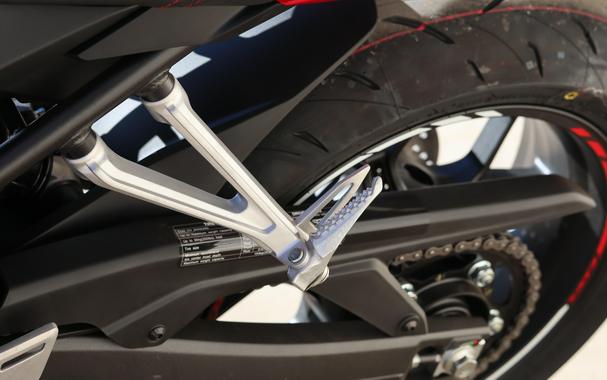2026 HONDA CBR650R E-CLUTCH