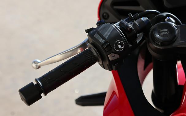 2026 HONDA CBR650R E-CLUTCH