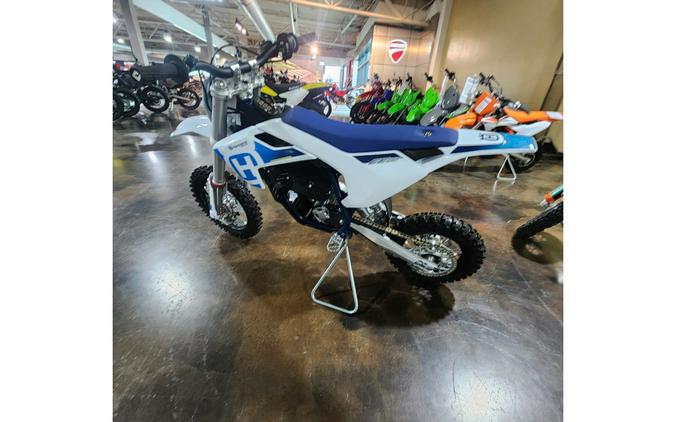 2024 Husqvarna Motorcycles EE 5