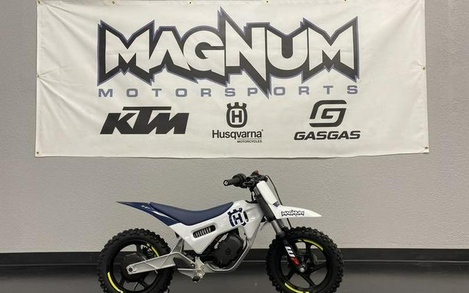 2024 Husqvarna® EE 2