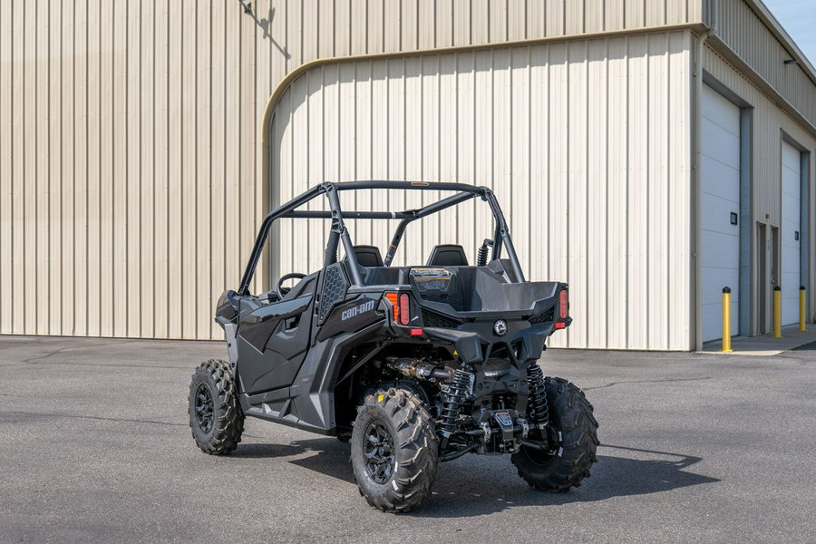 2025 Can-Am™ Maverick Trail DPS 1000